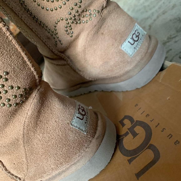 Ugg Boots (Chestnut) - Picture 3 of 7